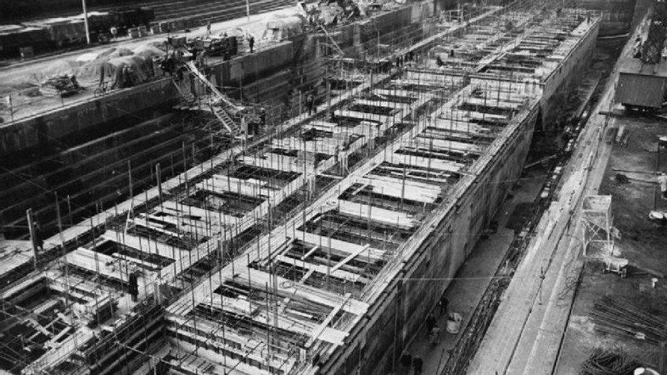 Construction of Mulberry Harbours, Weymouth, April 1944